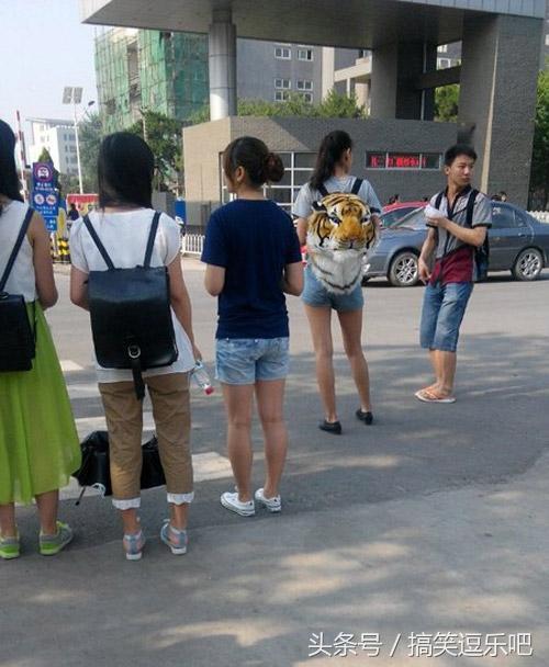 笑话段子搞笑图片：这年头居然有长的丑还没钱却敢来相亲的人