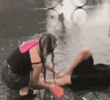 幽默gif：嫂子生了龙凤胎，大家都在群里说恭喜，结果我手滑发了句...