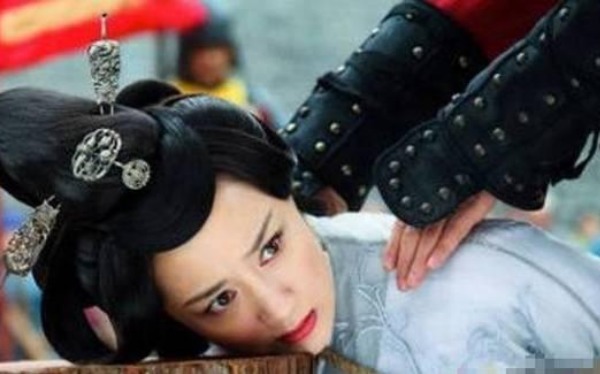 历史上唯一被腰斩的公主,因长得倾国倾城,行刑时换三个刽子手!