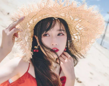 搞笑段子：上大学时，有一天晚上刚躺下，突然接到一电话