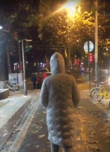 搞笑gif：最怕空气的突然安静，太窒息了！