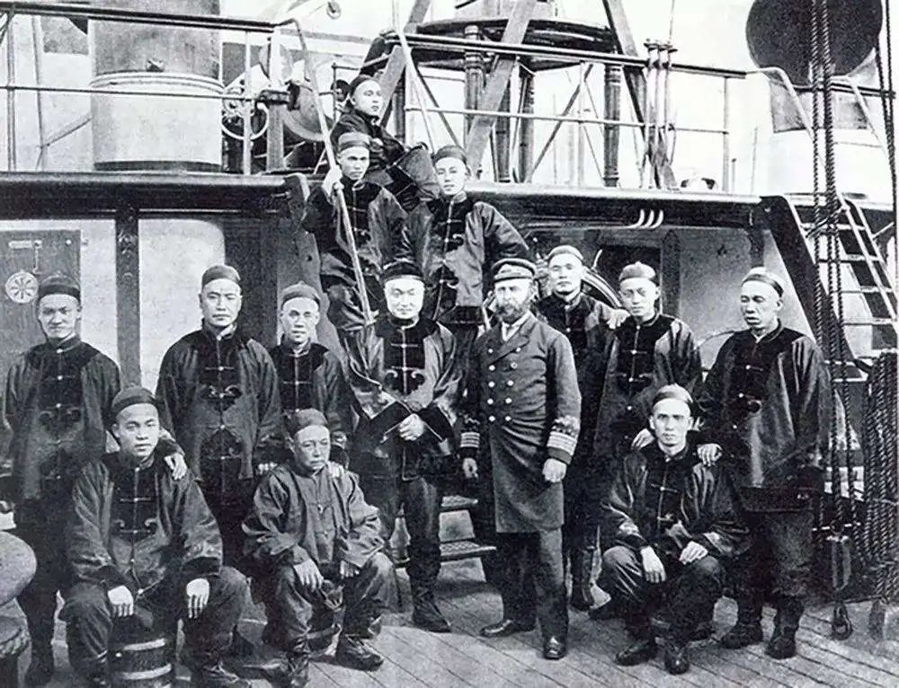 在晚清统治者认识到发展洋务的重要时,一度也是下了血本来发展水军的