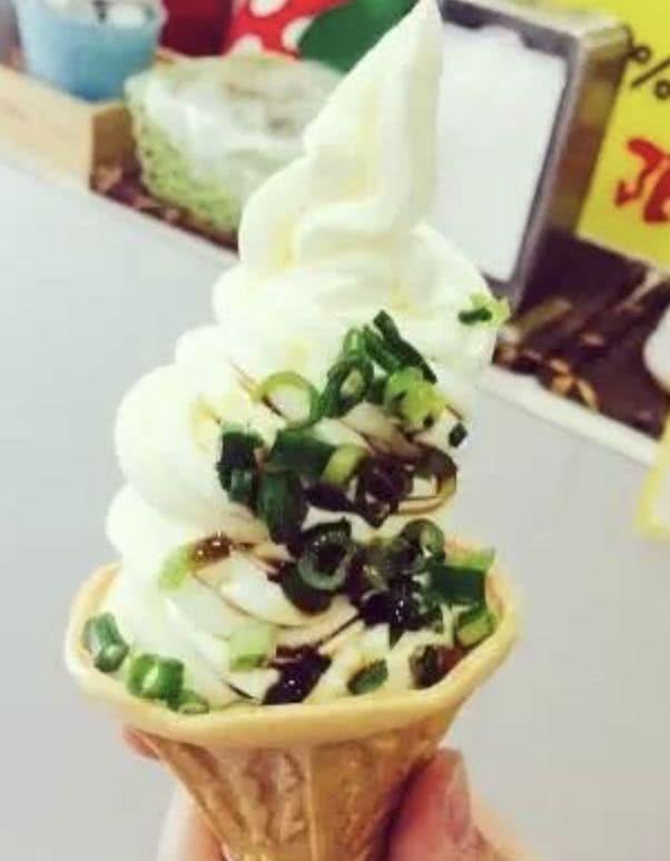 暴力炒菜哥爆红网络，连新华社都跑来推荐，看一遍笑一遍！