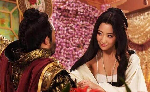 的寝宫这样做是有两个原因,第1个原因便是保证妃子的身体有着清香不