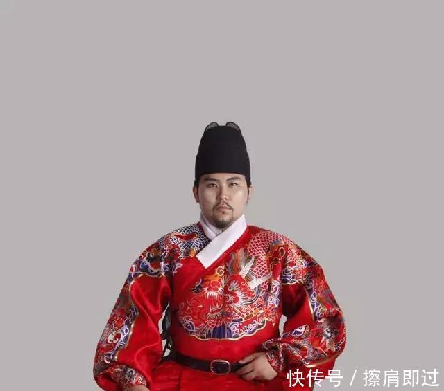 麒麟服(请无视皮带,应为玉带)