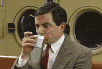 搞笑GIF图精选：哥哥，别不理我，我们是自个人啊！