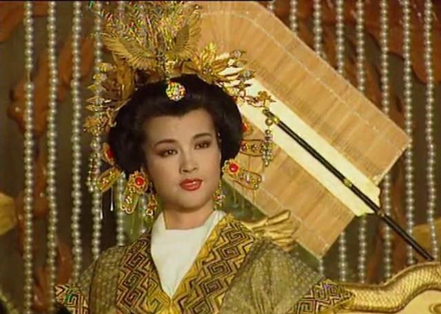 武则天掌握了大权,手下还笼络了一些大臣的支持,她自立为皇帝,改国号