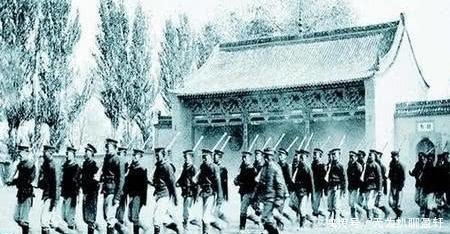 溥仪身边精锐禁卫护军，打爆十几名日本关东军，一脚踢死宪兵警犬