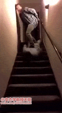 搞笑gif：我的是我的，你的也是我的，他的还是我的……