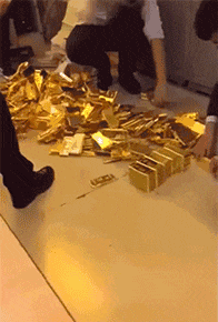 搞笑gif: 姑娘你别哭了, 教练已经被抓走了, 说是无证驾驶 - 看看头条