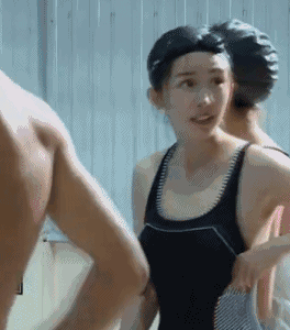 搞笑GIF图:设计师此时的内心是崩溃的!