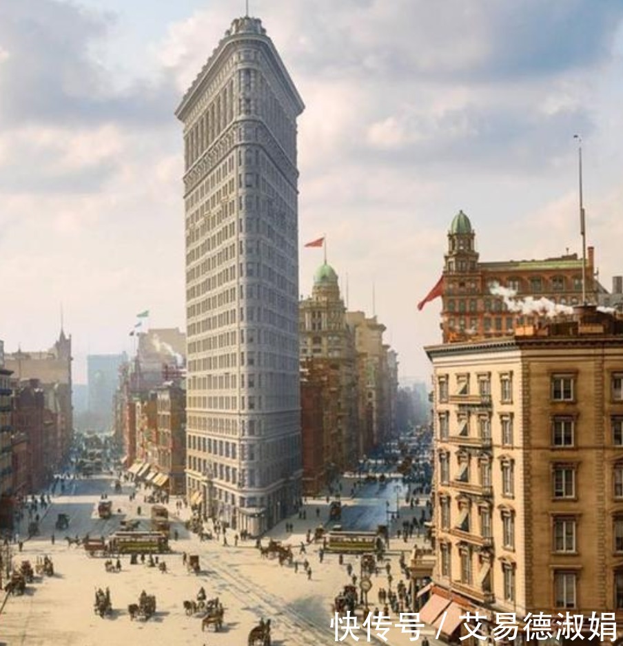 上图之中所展示的是20世纪初美国一处码头的老照片,可以看到在码头和