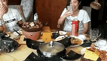 搞笑GIF动图：这身材，大叔看了表示把持不住啊