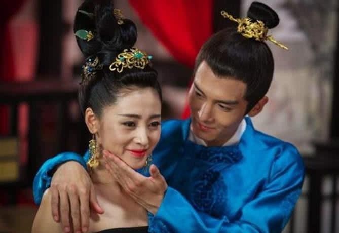 公元1135年,金国将邢秉懿,韦贤飞等人送到五国城,后来有一名官员曹勋