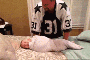 搞笑GIF动图：这身材，大叔看了表示把持不住啊