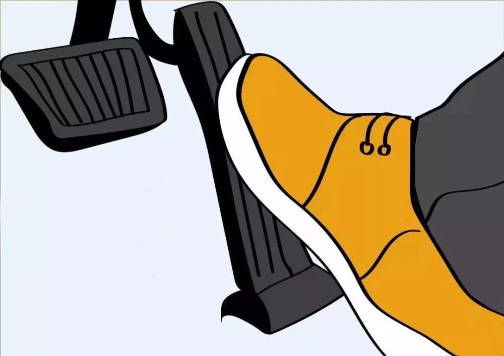 轻踩油门和猛踩油门到底哪个更伤车很多车主都搞错了