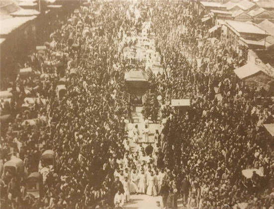 罕见的光绪皇帝葬礼老照片,图2是128人抬棺,图6是护送的北洋军(2)