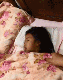 幽默gif：嫂子生了龙凤胎，大家都在群里说恭喜，结果我手滑发了句...