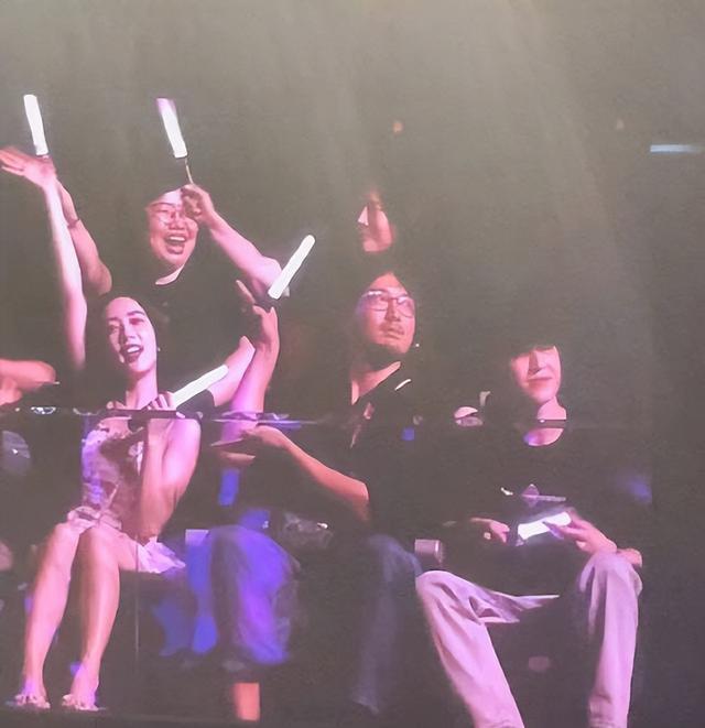 “桃花坞”聚会！宋丹丹孟子义等现身汪苏泷演唱会
