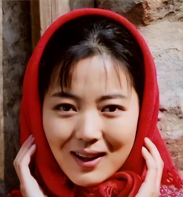 这7位发福的女星好可惜！年轻时倾国倾城，老了却胖成“土肥圆”