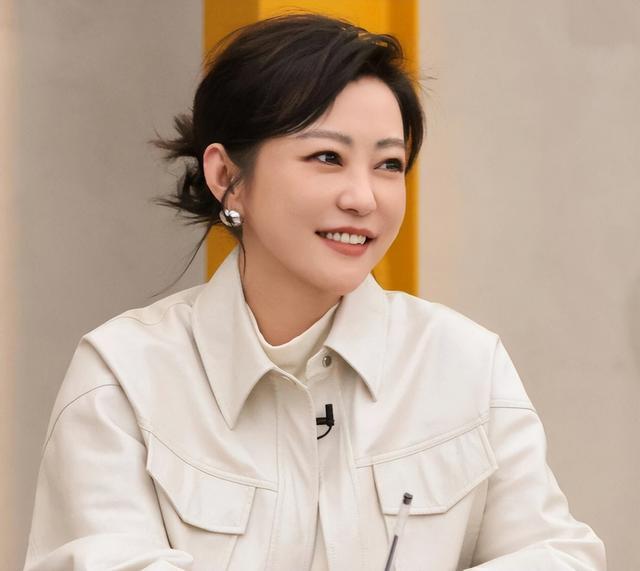 这7位发福的女星好可惜！年轻时倾国倾城，老了却胖成“土肥圆”
