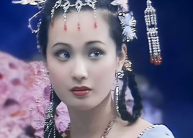 这7位发福的女星好可惜！年轻时倾国倾城，老了却胖成“土肥圆”