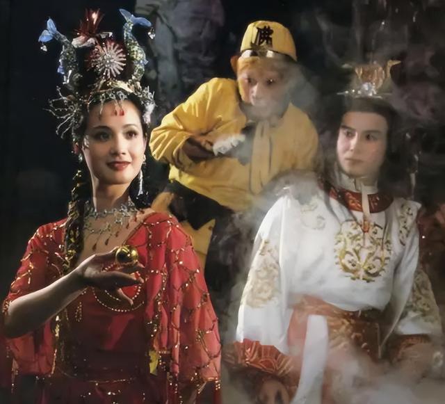 这7位发福的女星好可惜！年轻时倾国倾城，老了却胖成“土肥圆”
