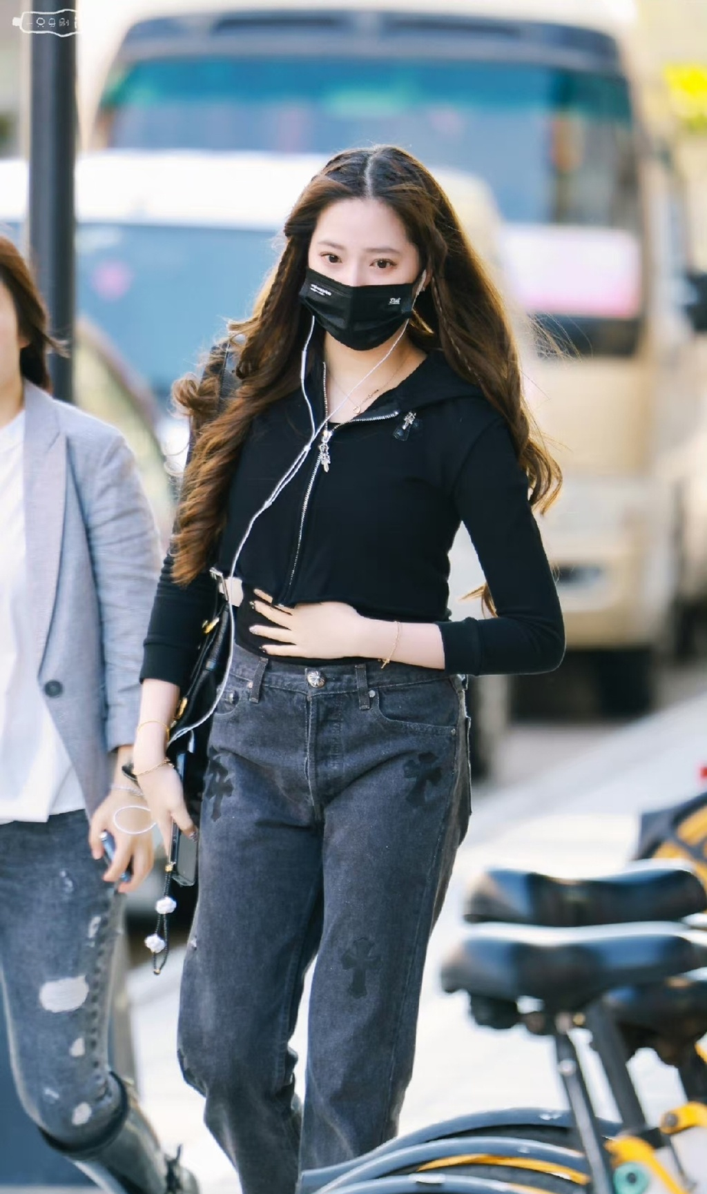 欧阳娣娣参加选秀综艺路透照神似姐姐欧阳娜娜