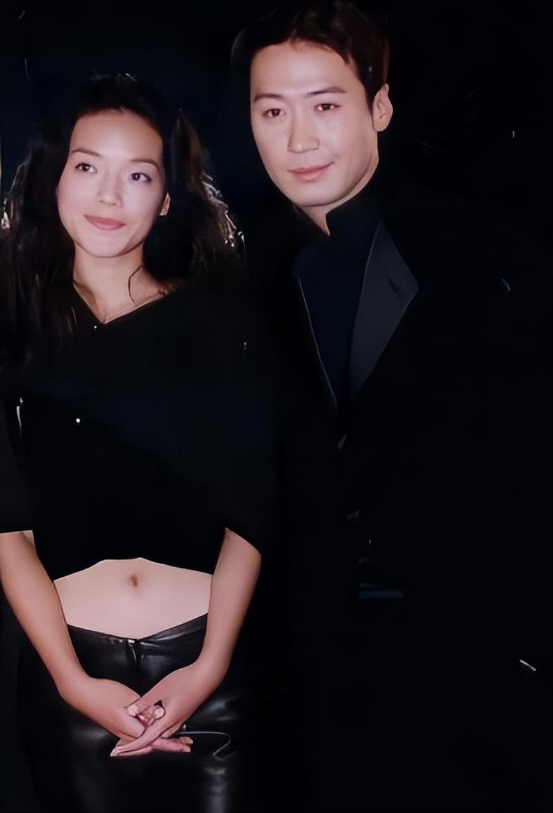 她28岁嫁给黎明，4年败光7亿家产，被抛弃远嫁美国今丑到不敢认！