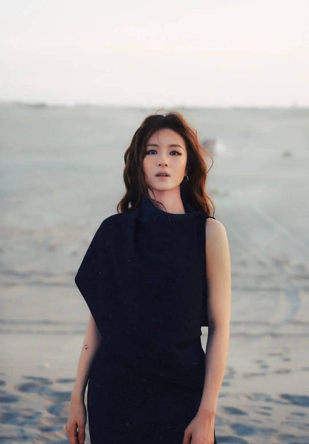 李兰迪眼神超绝。