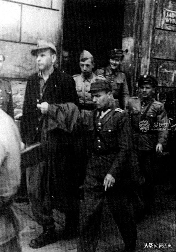 每天射杀犹太人取乐的纳粹屠夫 临刑仍执迷不悟 死后遭挫骨扬灰