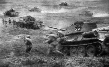 库尔斯克德军败在这3点，希特勒瞎干预，苏军跑得快，队友太坑人(3)
