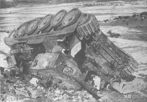 志愿军揭开英军坦克，往里丢手榴弹，到处都喊川话“揭盖盖”