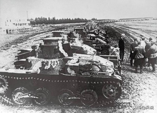 当年的东野有多壕？百辆坦克让友军眼馋，却曾“马拉坦克”
