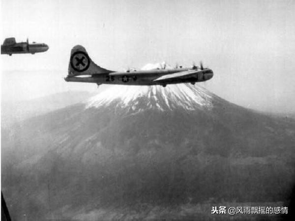 “李梅烧烤”让10万日本人一夜间被烧死，二战侵略者可怕的噩梦！