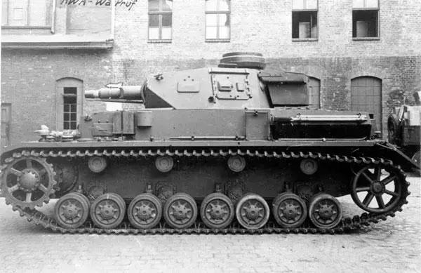 从3型到虎式，完整记录了德国对抗T34的战略变化！网友：苏联惨胜