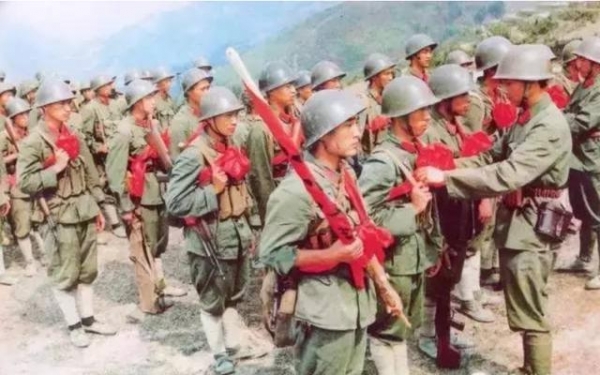 老山战场对越反击战，越军内部教材评价解放军，打仗有四个特点