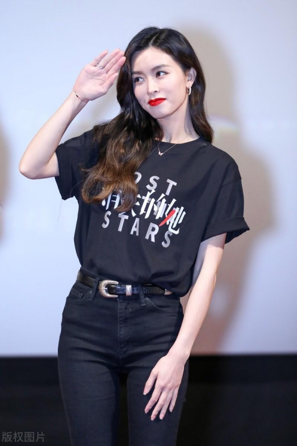 据悉,陈思诚是此次电影的监制,崔睿,刘翔是执导,朱一龙,倪妮,文咏珊