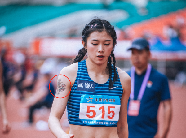 26岁女飞人夺冠颜值爆表纹身抢镜中国田径再出女神冠军