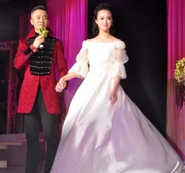 曝51岁上海主持人程雷因肝病去世本人晒合影回应知情者曝近况