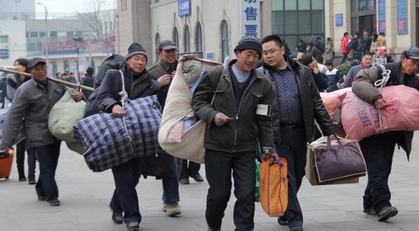 今明两年,外出务工的农民要面对三个严峻现实,早了解早准备