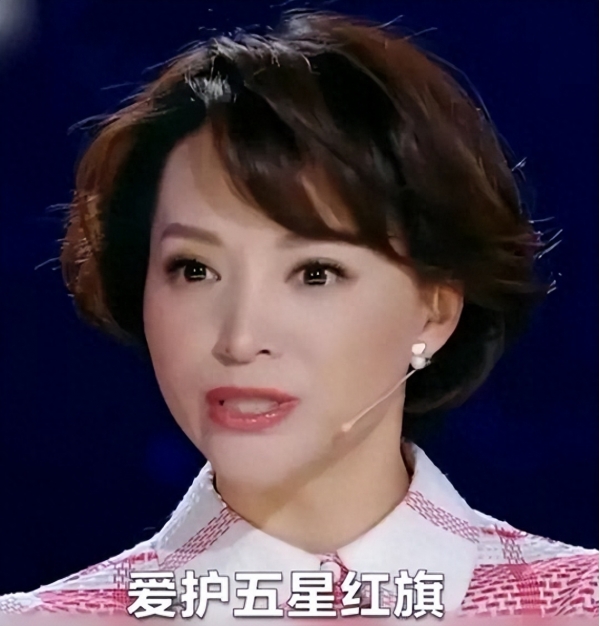 董卿多个作品被下架,引发央视主持界大变动,网友热议不断!