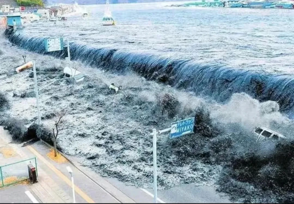 日本大地震海啸图片