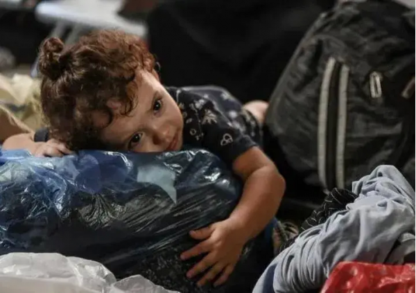 巴勒斯坦24小时300多名儿童死于空袭