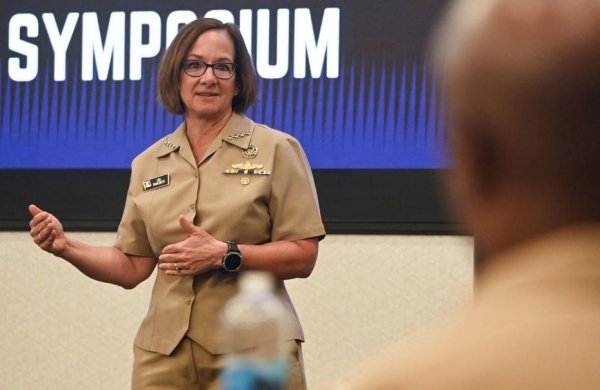 美国海军头号大佬竟是女人曾给拜登留下深刻印象