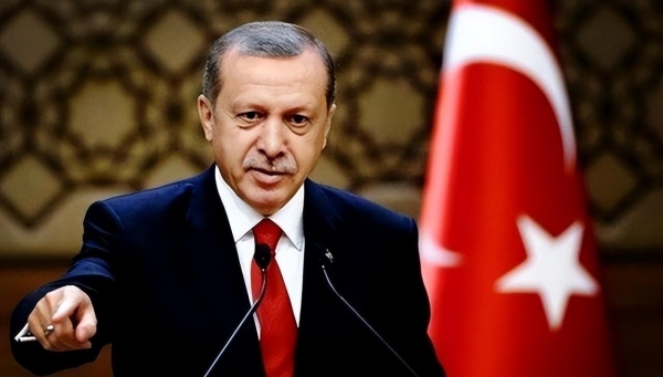 土耳其伊朗联手出动,美军轰炸机降临中东,埃尔多安面临艰难抉择