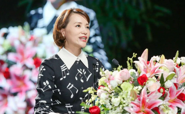 董卿目前在干什么工作她离开央视了吗