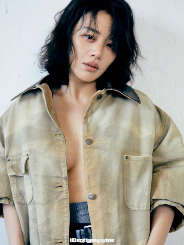 马思纯真空造型曝光,大秀窈窕身姿性感妩媚