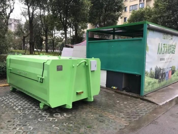 几种常用的装修垃圾堆放方式。 陈玺撼 摄