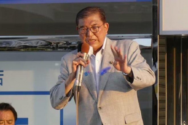 日本首相罕见对美措辞强硬，美国务卿回应